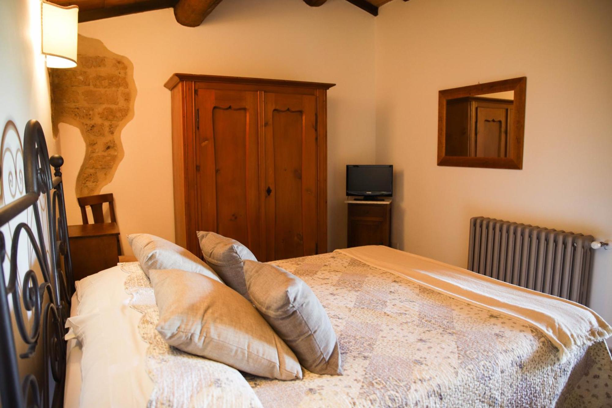 Bio Agriturismo Poggio Aione Сатурнія Екстер'єр фото
